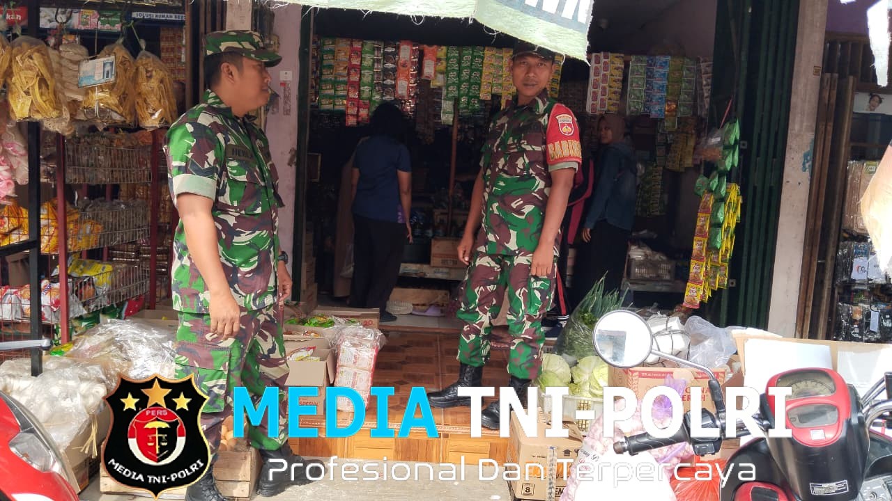 Babinsa Pantau Ketersediaan Sembako Cegah Kelangkaan
