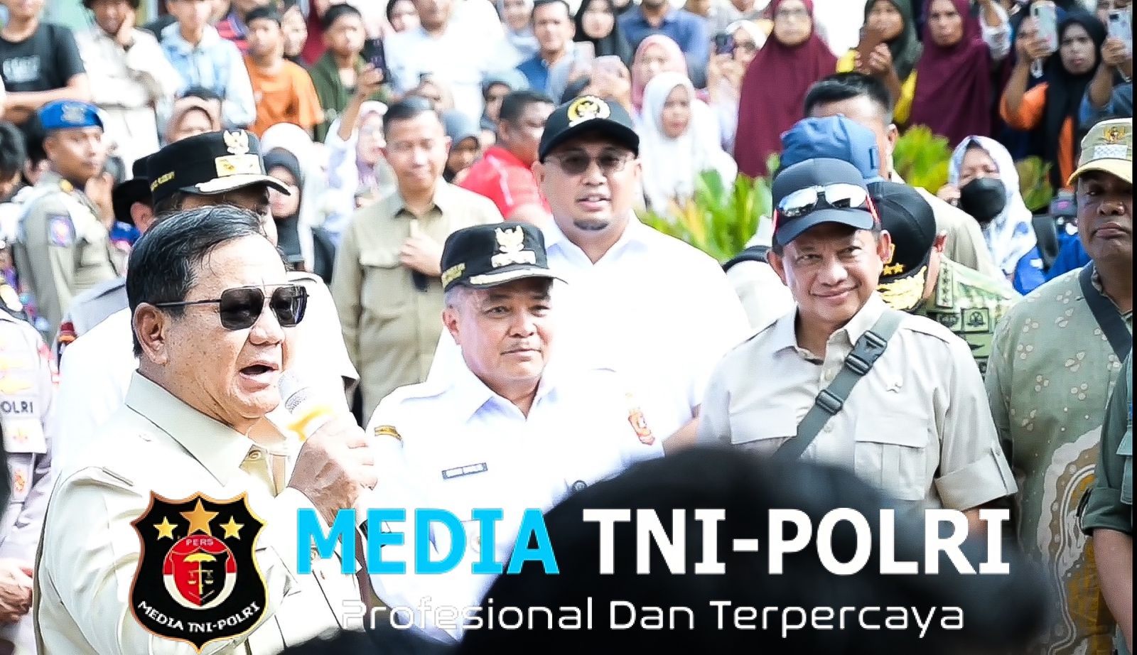 Mendagri Tito Dampingi Presiden Tinjau Sejumlah Titik Wilayah Terdampak Bencana di Sumbar