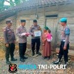 Ringankan Beban Masyarakat, Polsek Seputih Banyak Salurkan Bantuan Sosial di Kampung Siswo Bangun