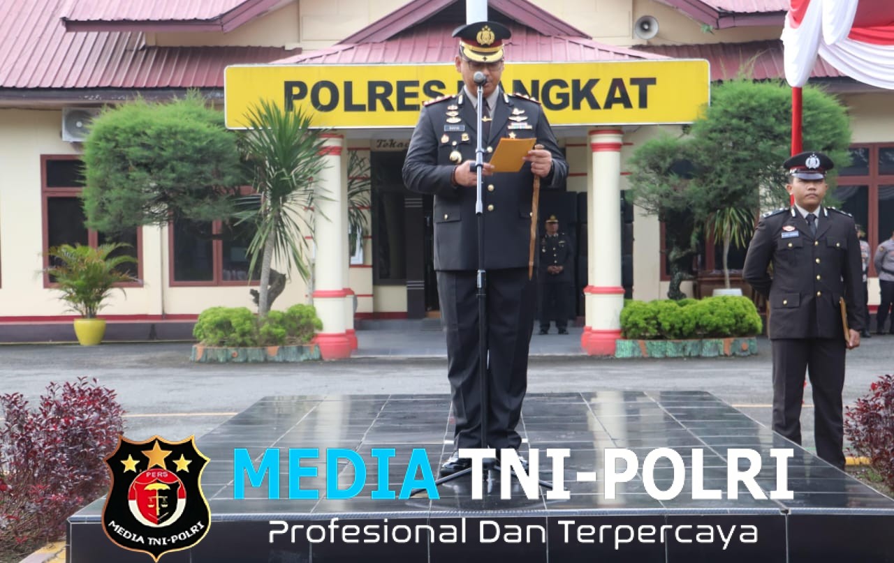 Upacara Peringatan Hari Bela Negara ke-77 dan Penyerahan Paket Natal Tahun 2025 Polres Langkat
