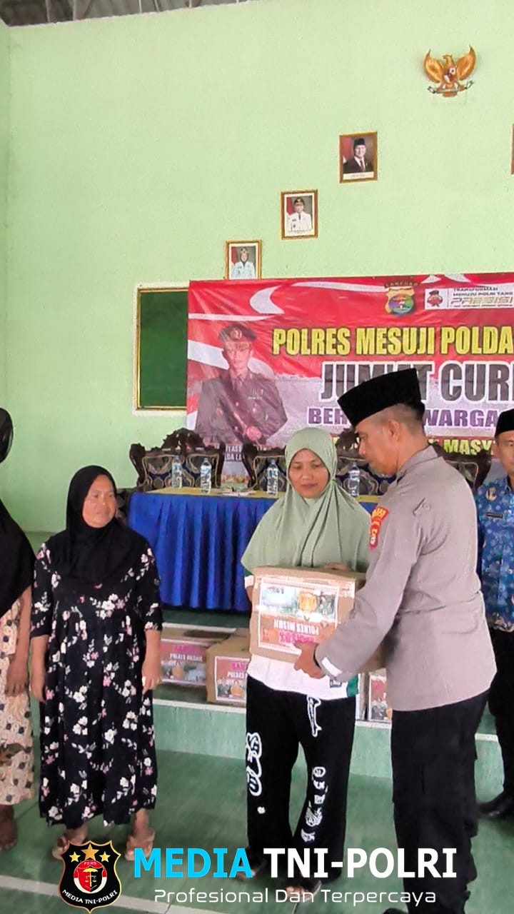 Sentuhan Humanis Polres Mesuji Serap Aspirasi Lewat ‘Jumat Curhat’ Sekaligus Berbagi Sembako di Sido Mulyo