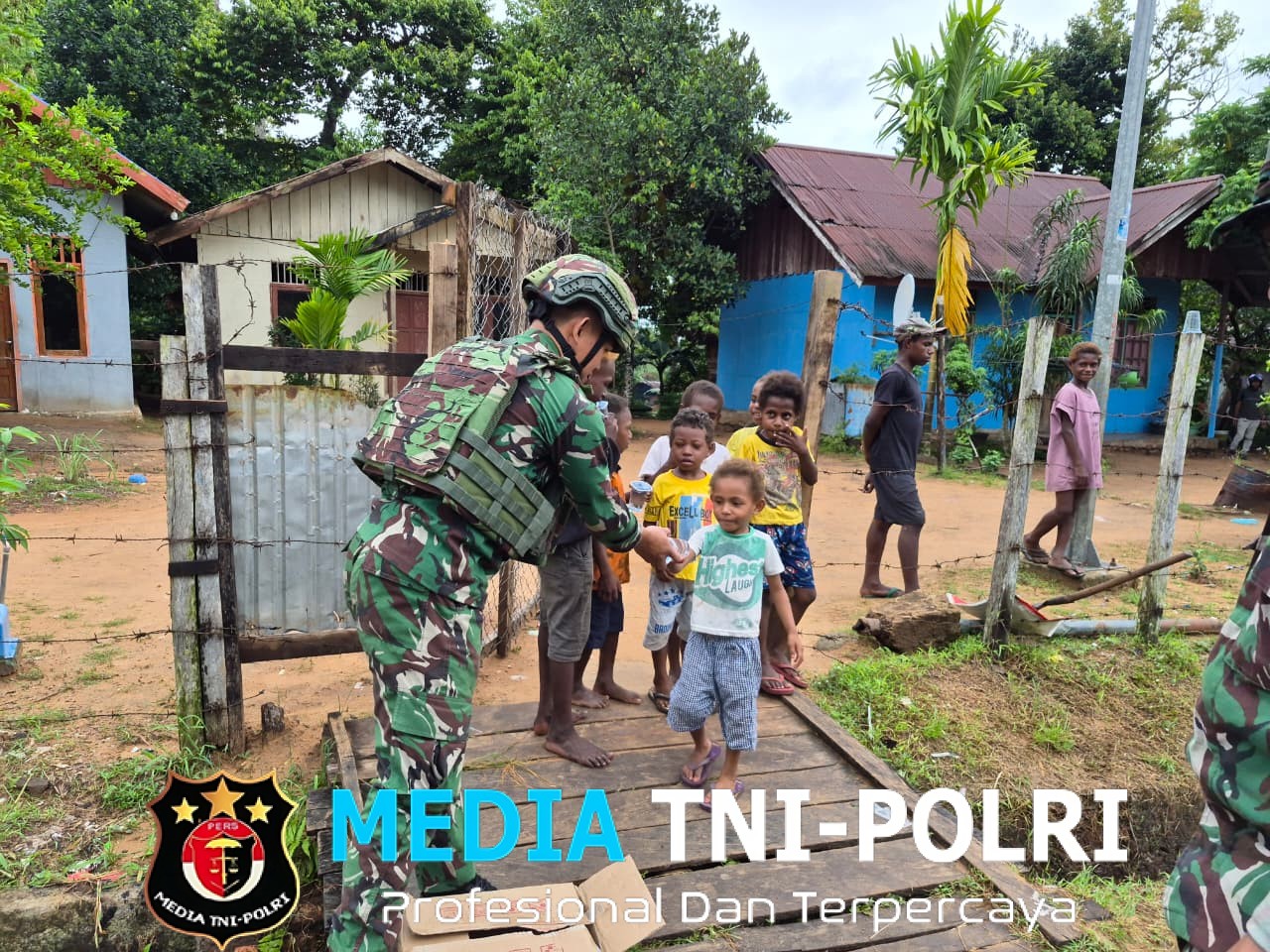 Pos Kotis Satgas Yonif 123/Rajawali Gelar Karya Bhakti di Pelabuhan Kepi, Mappi