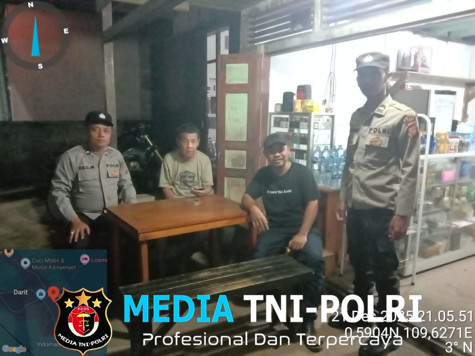 Polsek Menyuke Patroli Malam, Beri Imbauan Kamtibmas Kepada Warga
