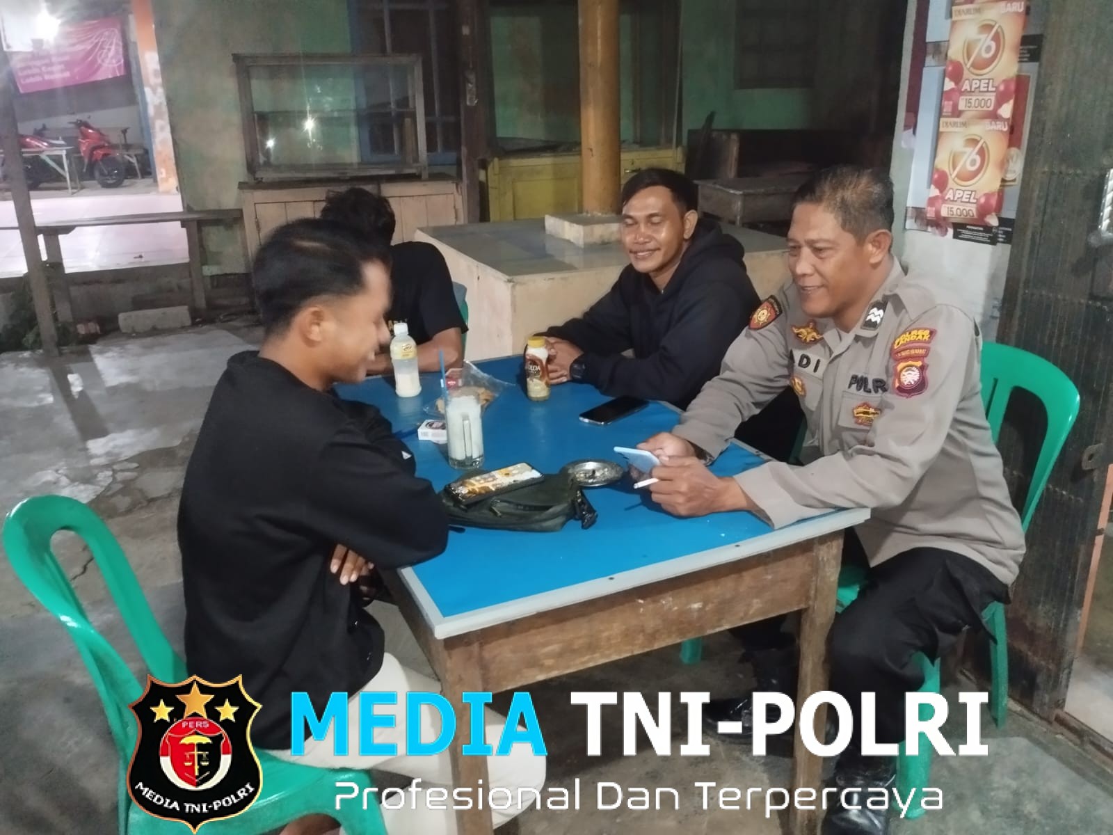 Polisi Hadir di Tengah Masyarakat, Patroli Malam Disertai Imbauan Kamtibmas