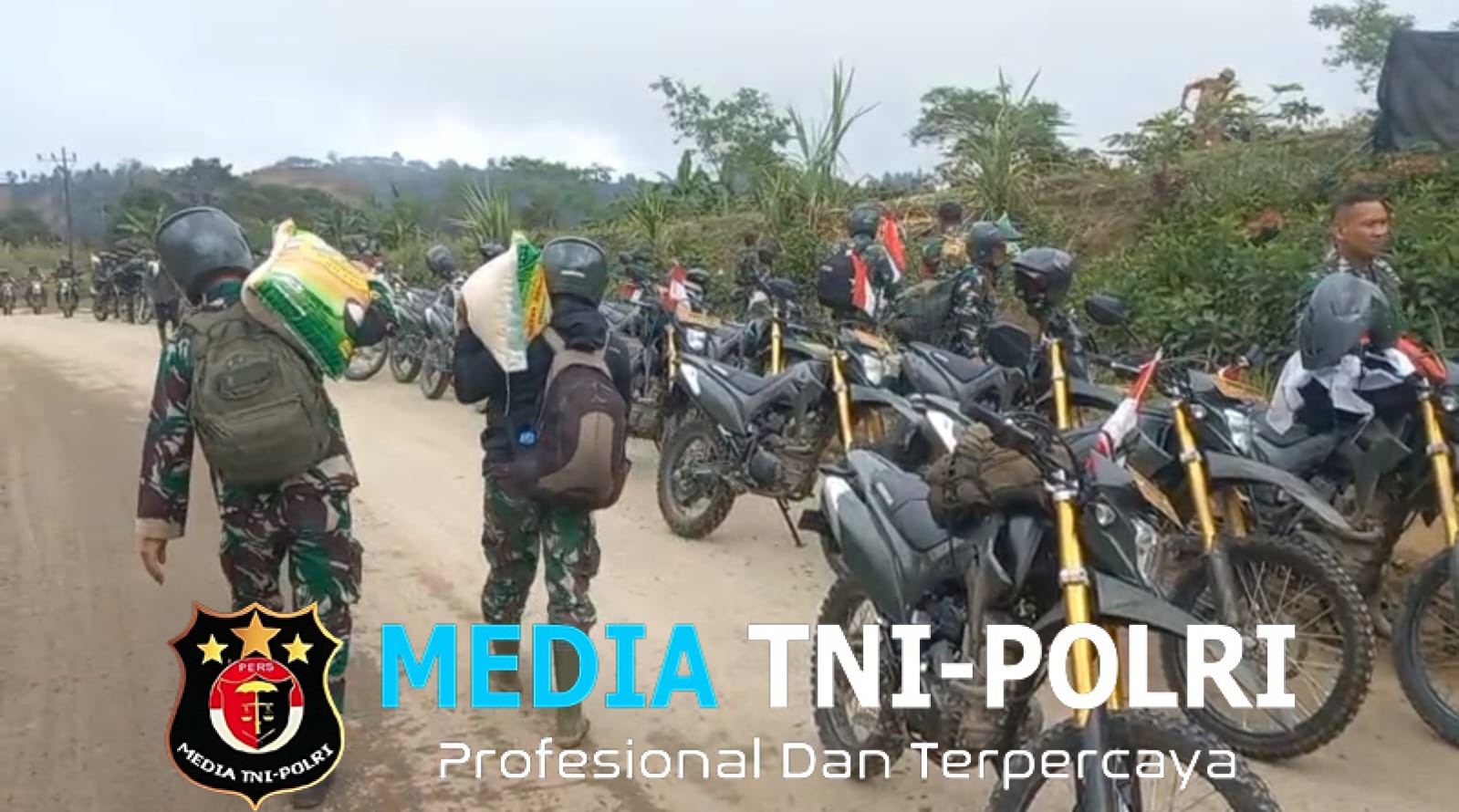 Kodim 0103/AUT Kerahkan 100 Personel dan Kendaraan Trail Dinas untuk Distribusikan 100 Ton Beras ke Aceh Tengah dan Bener Meriah