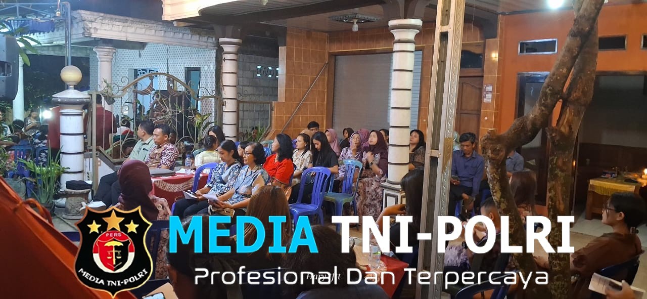 Polsek Kismantoro Amankan Ibadah Syukur Natal dan Pernikahan Emas Warga