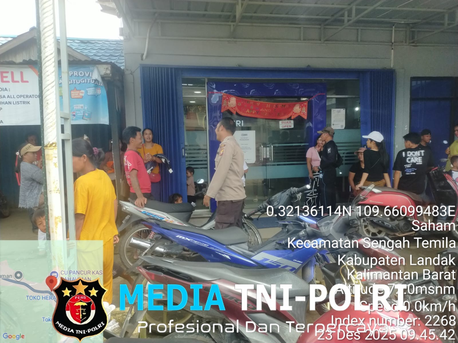 Patroli Dialogis Polisi, Warga Sengah Temila Diingatkan Jaga Keamanan Jelang Natal