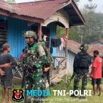 Tim Kesehatan Pos Kotis Satgas Yonif 751/VJS Gelar Patroli Kesehatan ke Kampung Aldom Tempuh 2 Jam Jalan Kaki Layani Pengobatan Warga