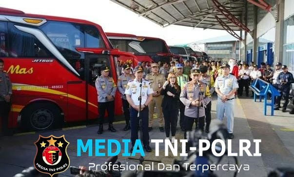 Tinjau Terminal Pulo Gebang, Kapolri Tegaskan Keselamatan Pemudik Nataru 2025/2026 Prioritas Utama