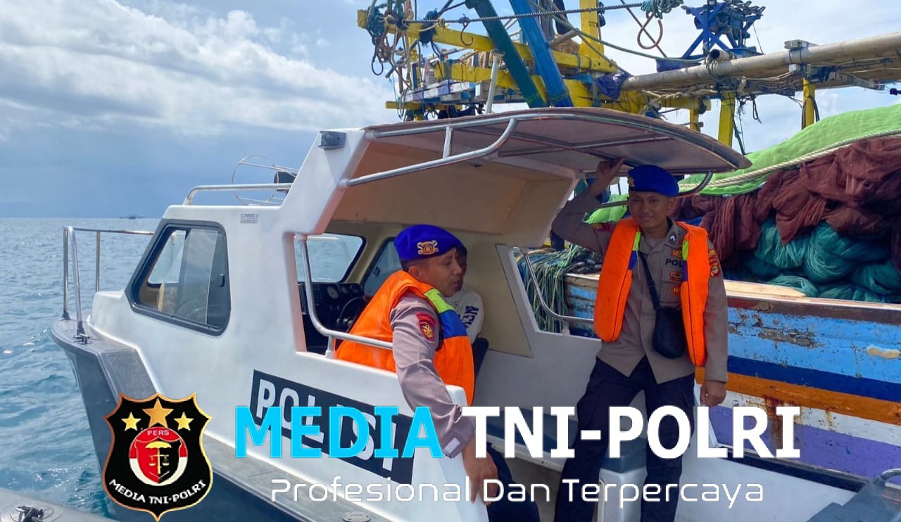 Satpolairud Polres Tanggamus Lakukan Patroli dan Pencarian Korban Hilang Kebakaran KM Maulana 3.0