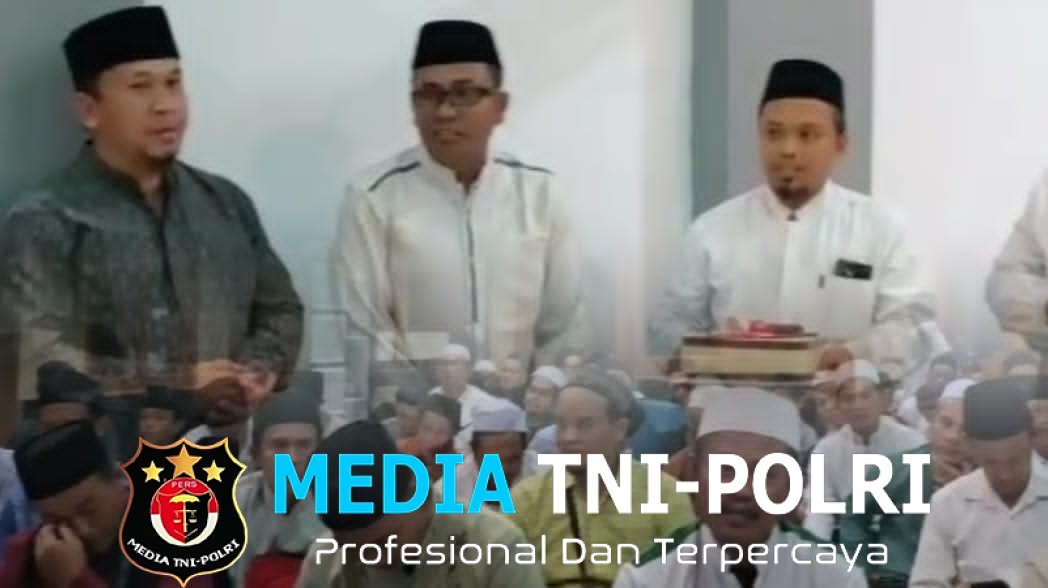 Kades Ciantra dan FKDKM Cikarang Selatan Beri Kejutan Ulang Tahun Kapolsek AKP Erwin Setiawan