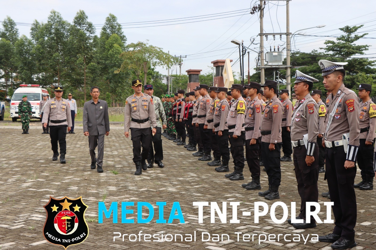 Ratusan Personel Gabungan Amankan Ibadah Misa Natal di Pringsewu