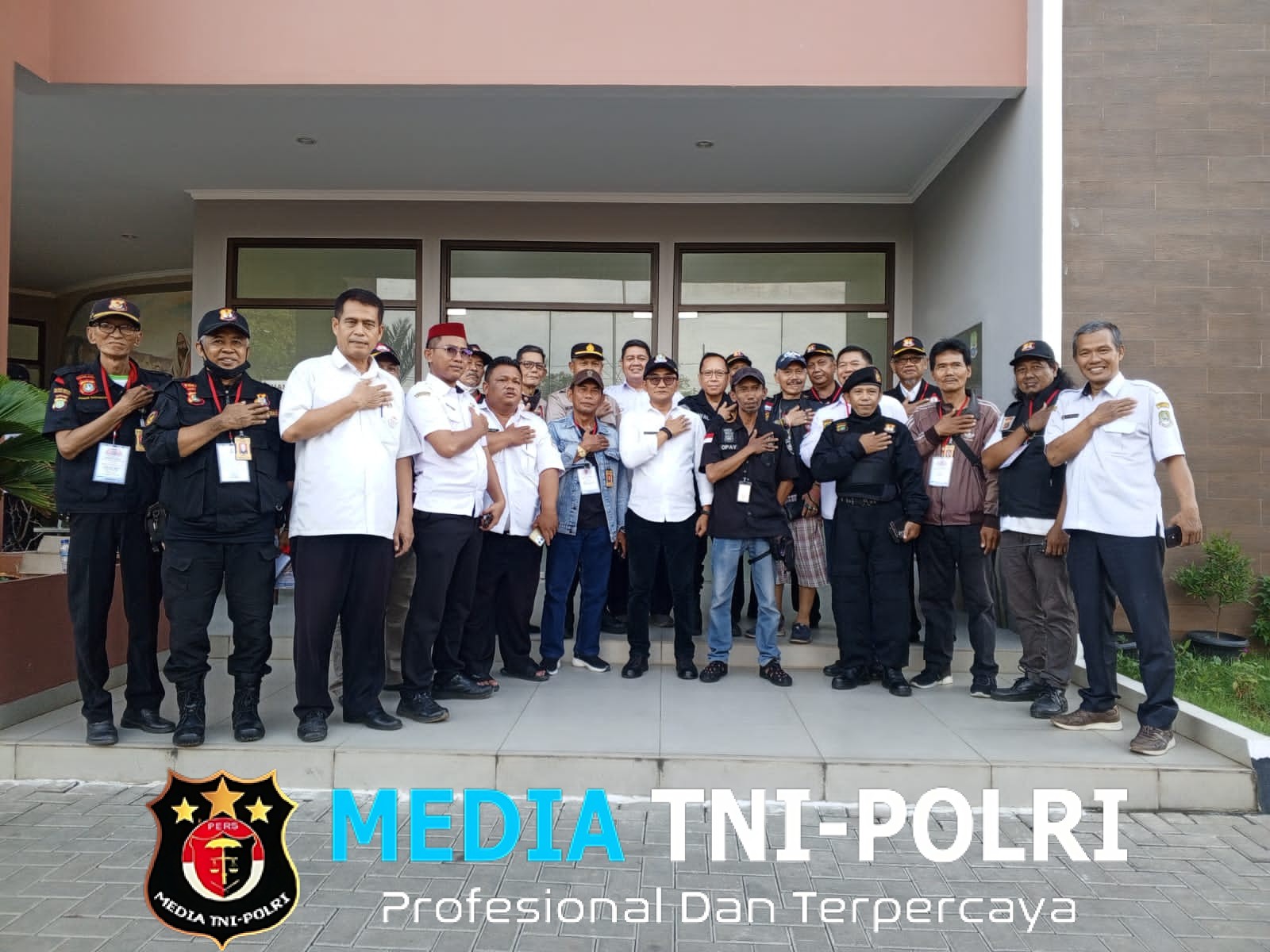 Pengurus Pokdarkamtibmas Daerah Metro Jaya Meninjau Langsung Ke Pospam Di Bekasi Utara