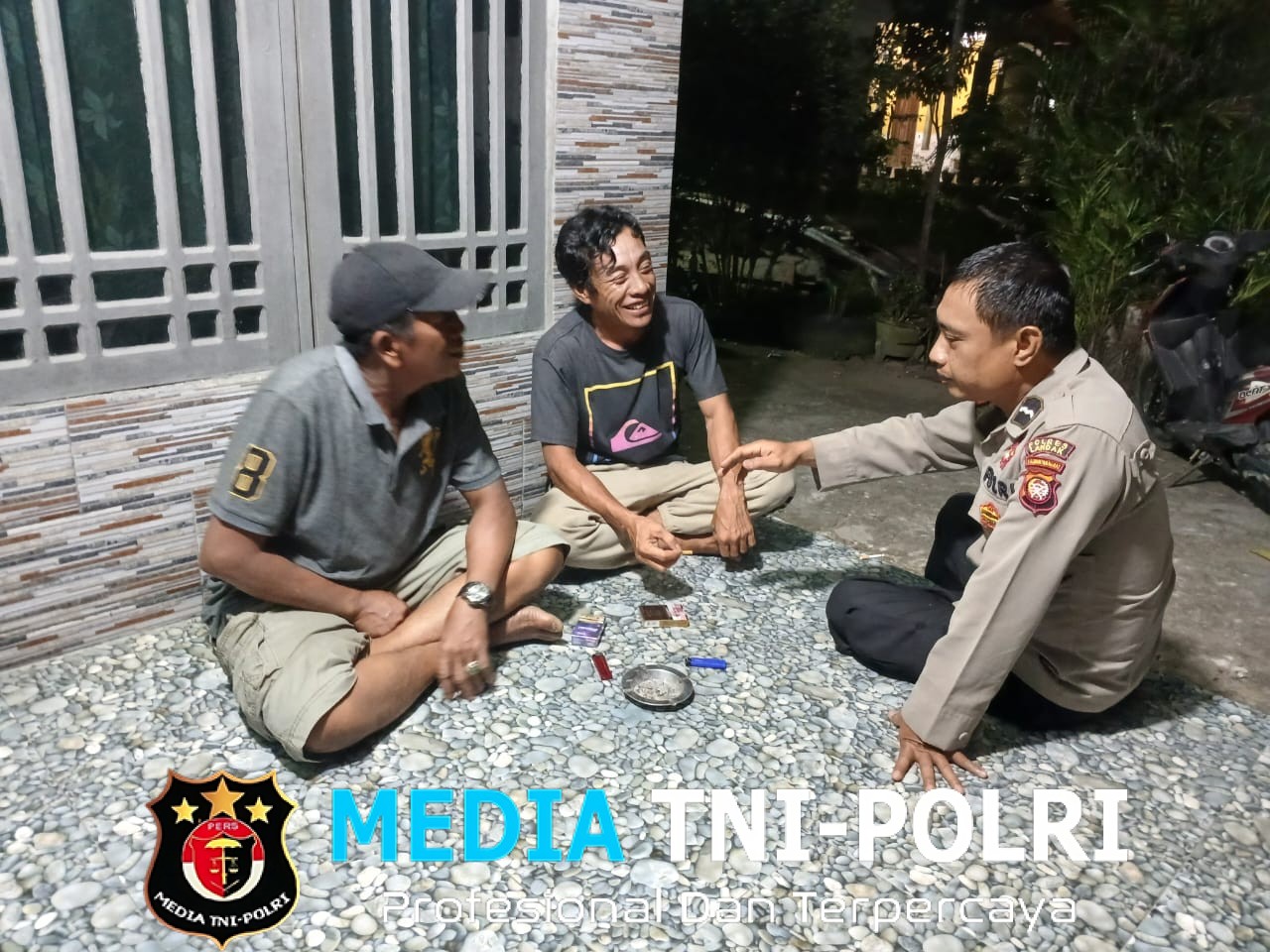 Polisi Hadir di Tengah Masyarakat Lewat Patroli Malam