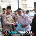 Jumat Peduli, Kapolres Metro Tangerang Kota Bagikan Sembako untuk Potmas