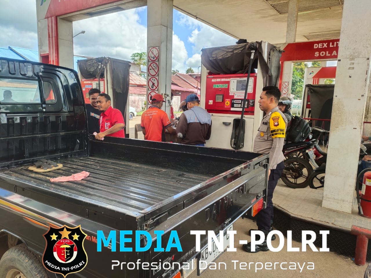 Personel Polsek Mempawah Hulu Pantau Situasi Kamtibmas di SPBU Karangan