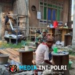 Babinsa Koramil Sambi Bantu Renovasi Rumah, Wujud Nyata Kemanunggalan TNI–Rakyat