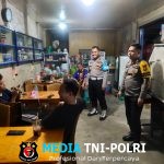 Melalui Patroli Dialogis Malam Hari, Personel Polsek Mempawah Hulu Titipkan Pesan Kamtibmas