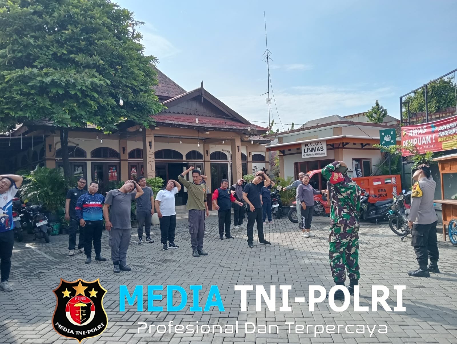 Wujudkan Linmas Tangguh & Cekatan, Babinsa Danukusuman Latih Fisik Bersama