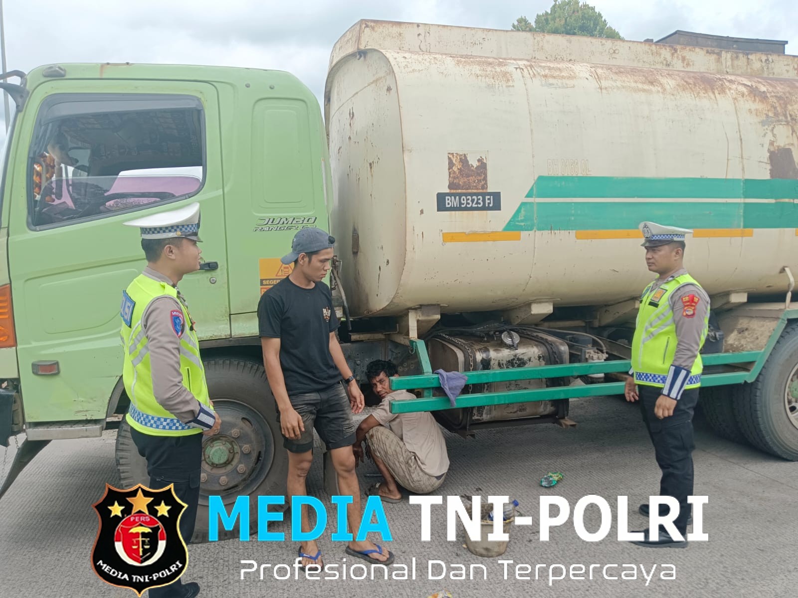 Satlantas Polres Tulang Bawang Barat Berlakukan Pembatasan Kendaraan Sumbu 3 Keatas untuk Tidak Masuki Jalur Tol