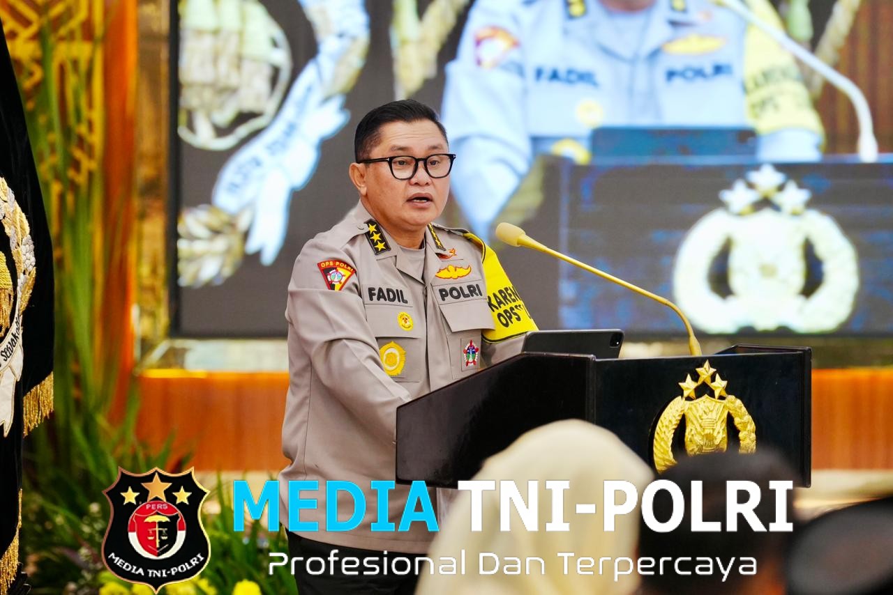 Berantas Kejahatan Transnasional, Polri Tangkap dan Serahkan 14 Buron Interpol Red Notice