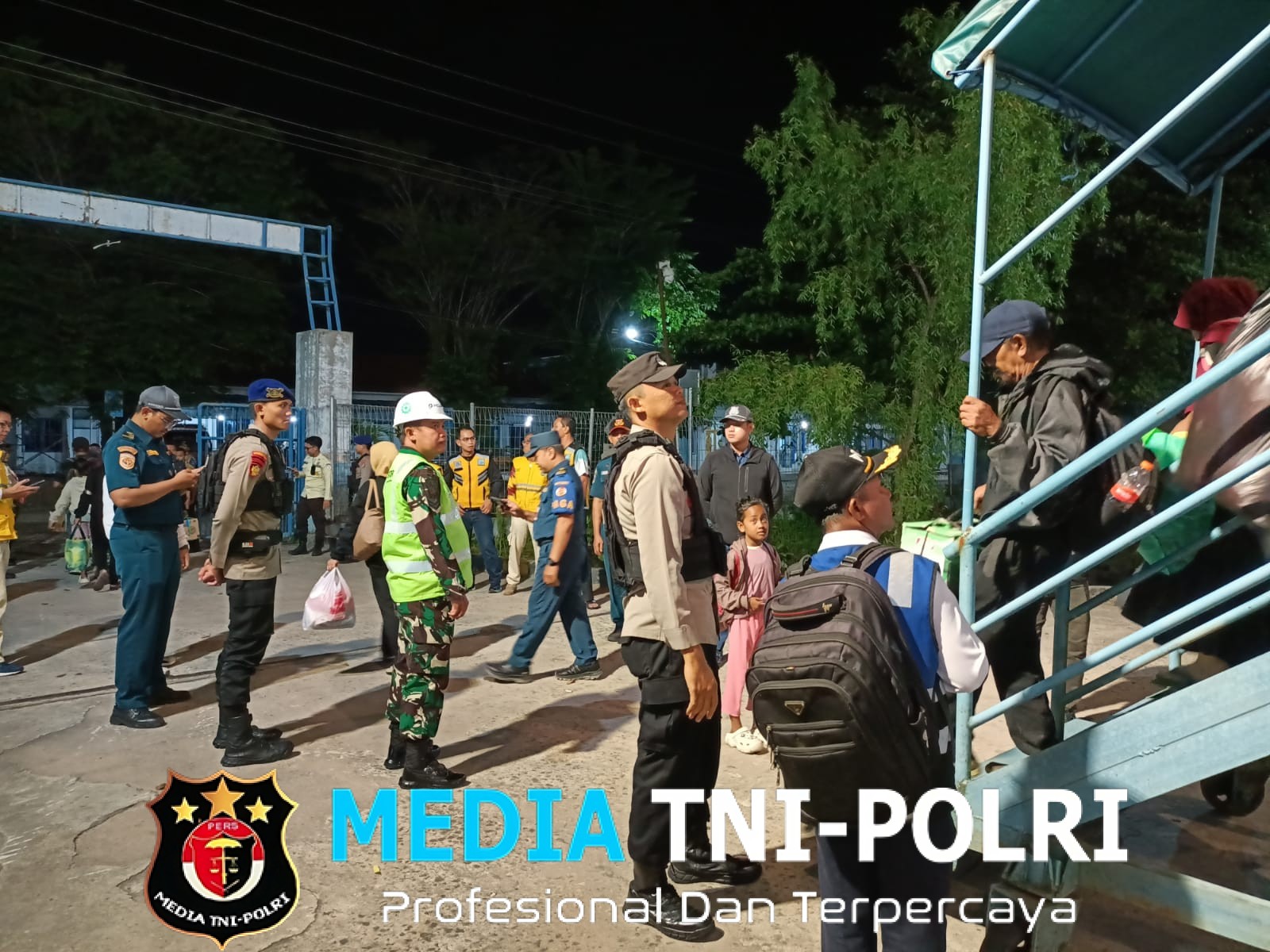 Embarkasi Keberangkaran KM Dharma Rucitra VI Dan Kedatangan KM Lawit Berlangsung Aman Kondusif di Pelabuhan Pelindo III Sampit