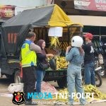 Personel Polsek Mempawah Hulu Pantau Situasi Pasar Karangan Jelang Pergantian Tahun Baru