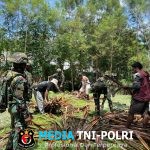 Budaya Bakar Batu Satgas Yonif 521/DY Menghadiri Acara Menyambut Tahun Baru Bersama Masyarakat Papua