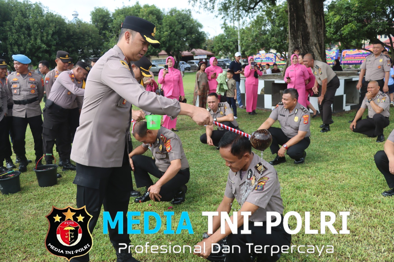 Kapolres Lampung Tengah Pimpin Upacara Korp Raport Kenaikan Pangkat 79 Personel