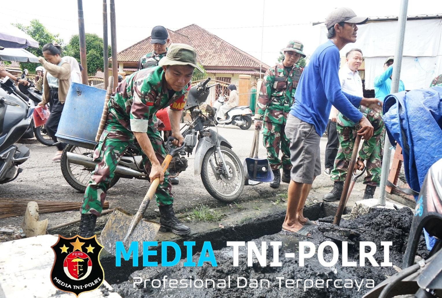 Kodim 0402/OKI-OI Laksanakan Karya Bakti Cegah Bencana di Pasar