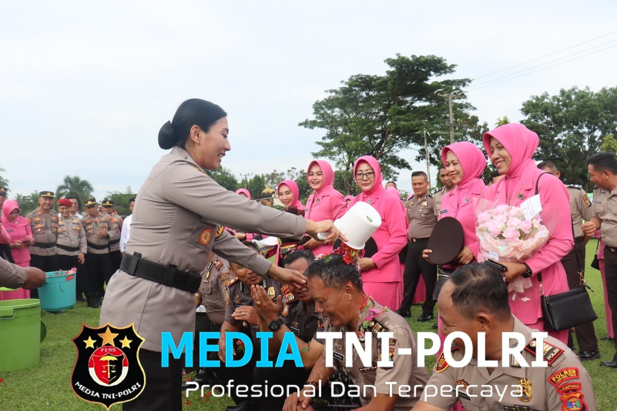 88 Personel Polres Lampung Timur Terima Kenaikan Pangkat Setingkat Lebih Tinggi