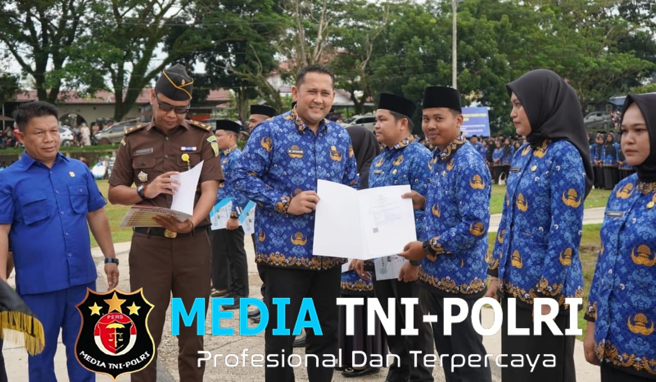 H M Syukur Serahkan SK Pengangkatan 3.478 Orang PPPK Paruh Waktu