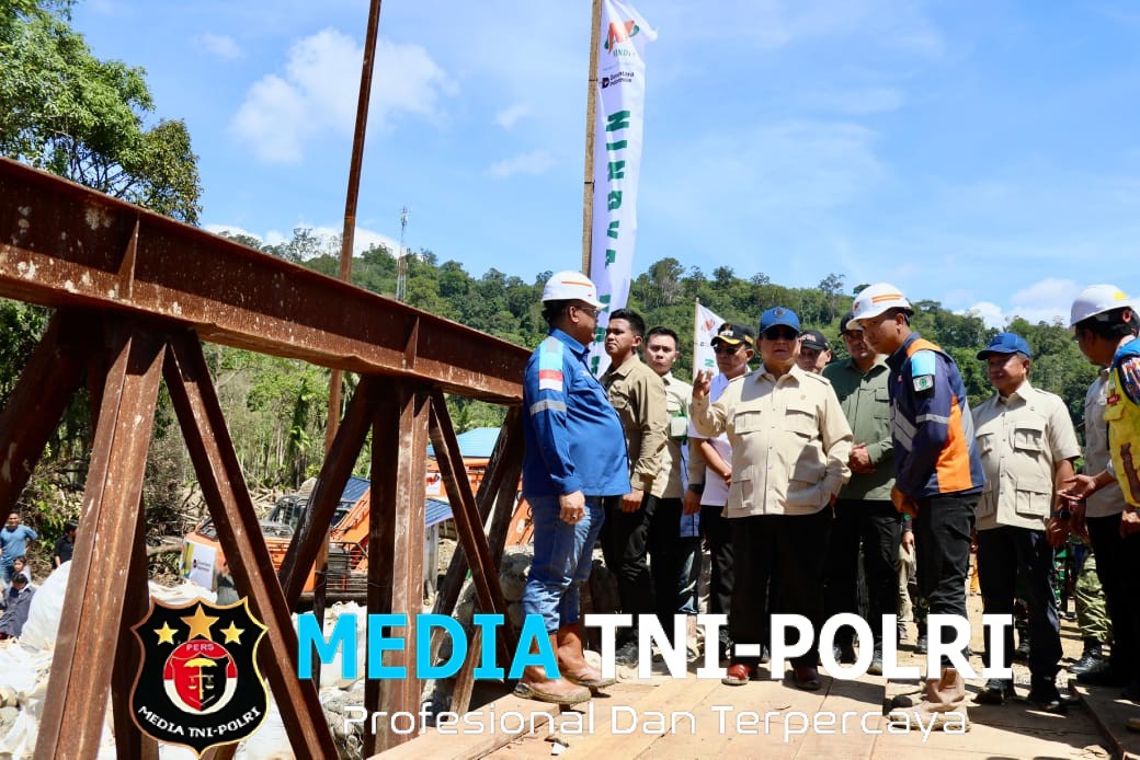 Mendagri Tito Dampingi Presiden Tinjau Progres Pembangunan Infrastruktur di Tapanuli Selatan