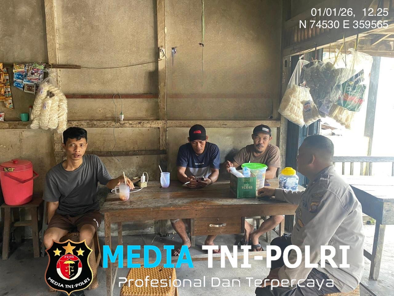 Patroli Humanis, Polisi Bangun Keakraban Bersama Warga