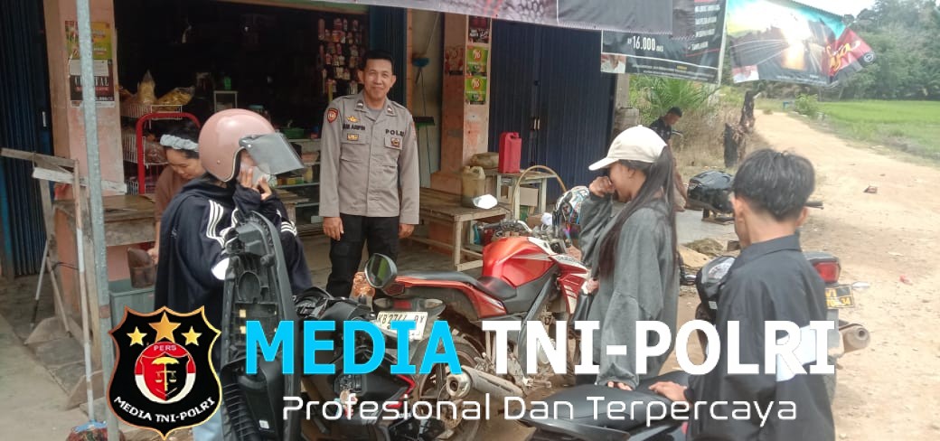 Polisi Sapa Warga Saat Patroli Siang, Imbau Tertib Berlalu Lintas