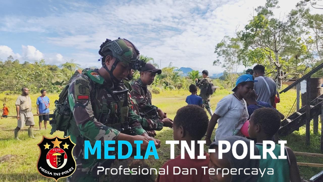 Pos Tarub Satgas Yonif 751/VJS Meriahkan Tahun Baru di Halaman Gereja Baptis Tarub Lomba Tradisional Pererat Kekerabatan