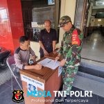 Wujudkan Keakraban Dengan Warganya, Babinsa Tipes komsos Dengan Scurity Universitas Duta Bangsa