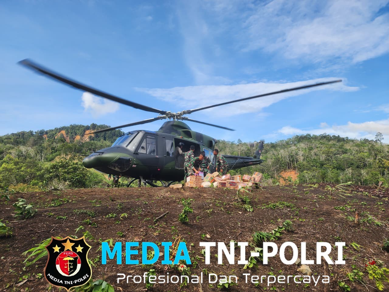 Droping logistik Lewat Udara di Desa Lobu Singkam