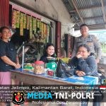 Personil Piket Polsubsektor Jelimpo Laksanakan Patroli Sambil Monitor Arus Mudik