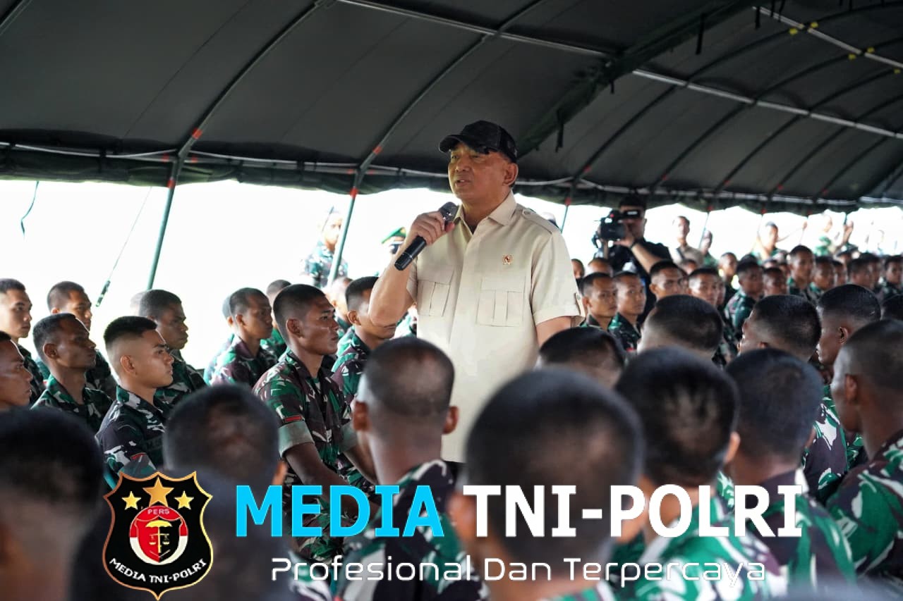 Tinjau Satuan dan Beri Perhatian Penuh Prajurit di Wanam, Pangdam XXIV/Mandala Trikora Dampingi Menhan RI