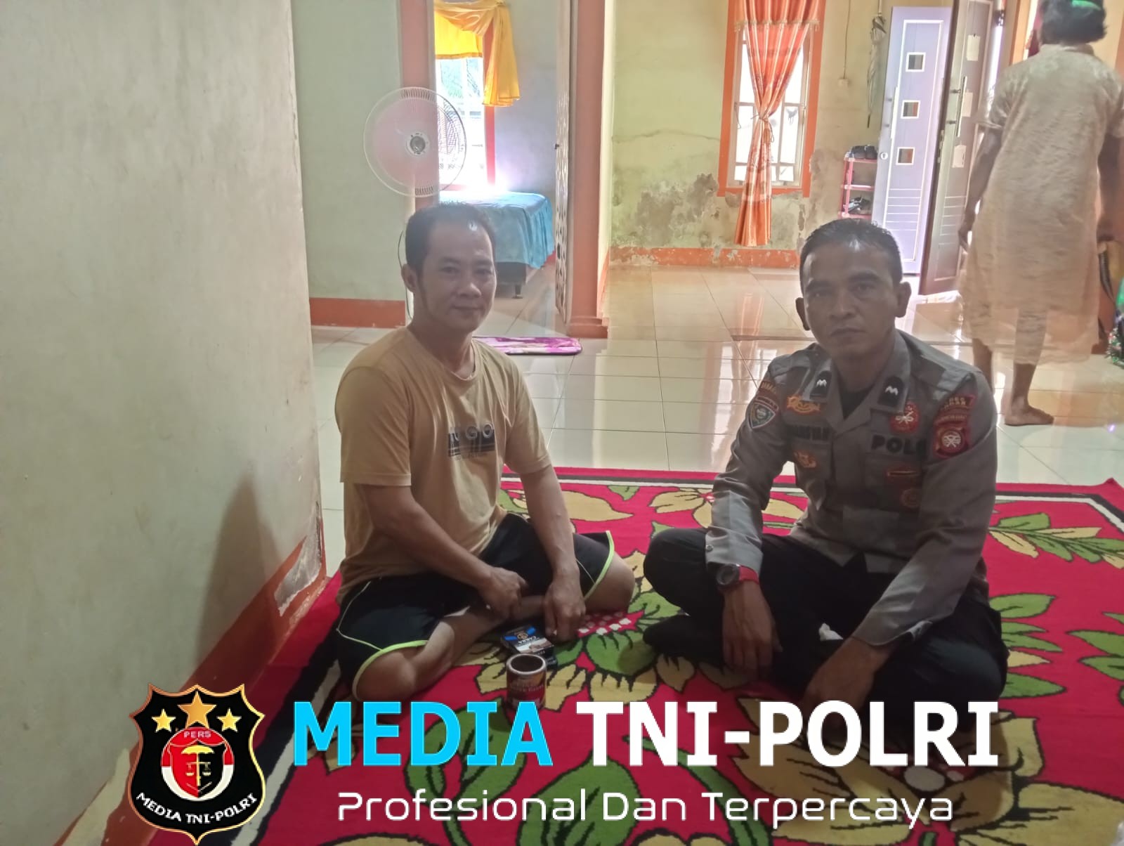 Kedekatan Humanis di Hari Libur, Kanit Binmas Polsek Sebangki Jalin Silaturahmi Penuh Makna dengan Warga