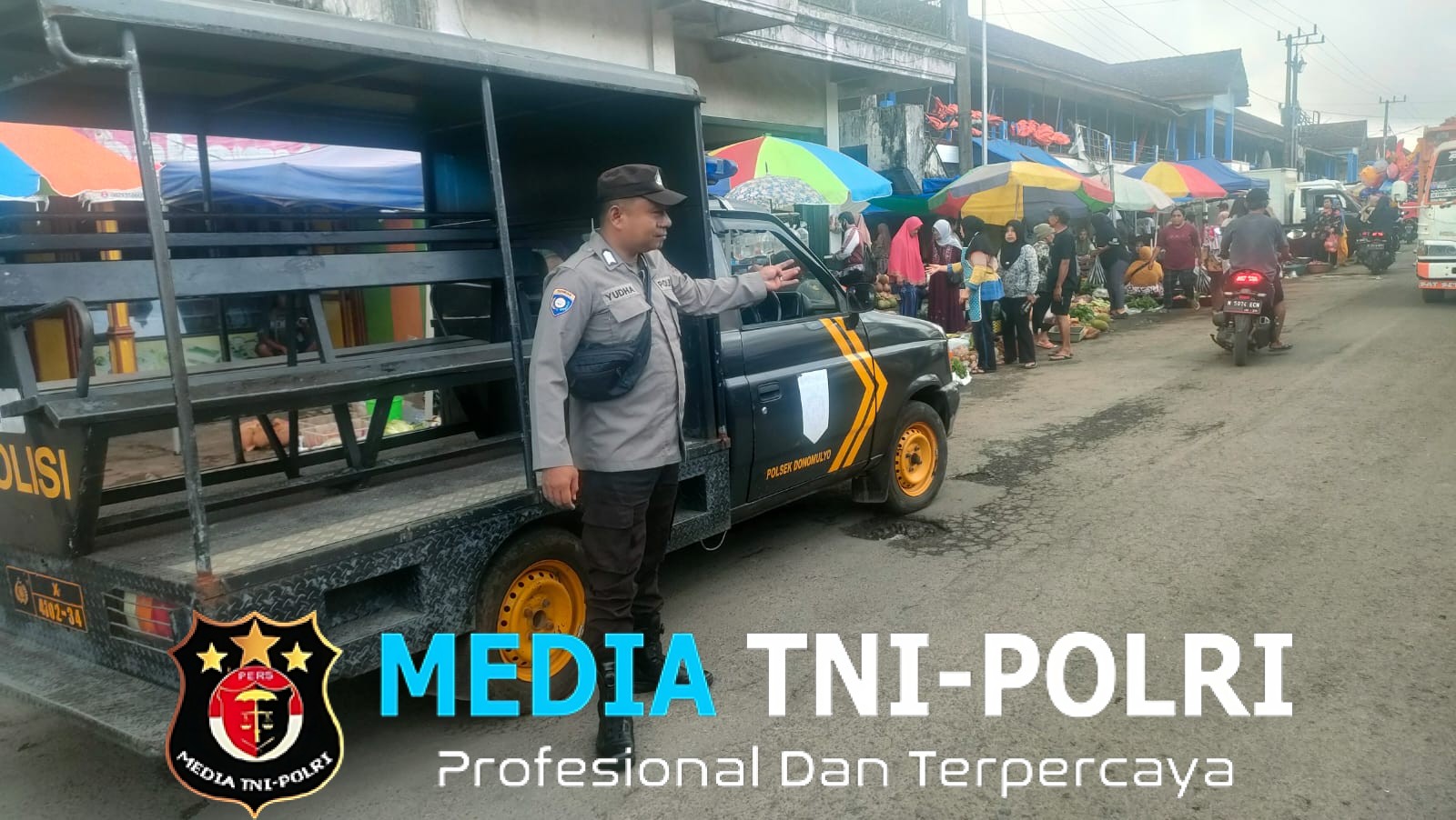 Polsek Donomulyo Polres Malang Gelar Patroli Rutin, Pastikan Keamanan dan Ketertiban di Pasar Desa Donomulyo