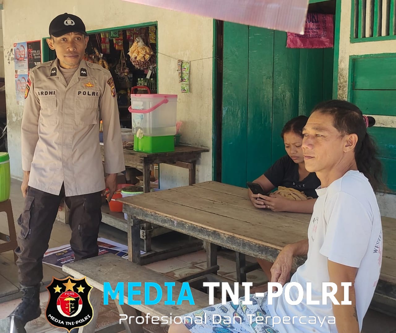 Patroli Siang Humanis, Polisi Sapa Warga dan Sampaikan Pesan Kamtibmas