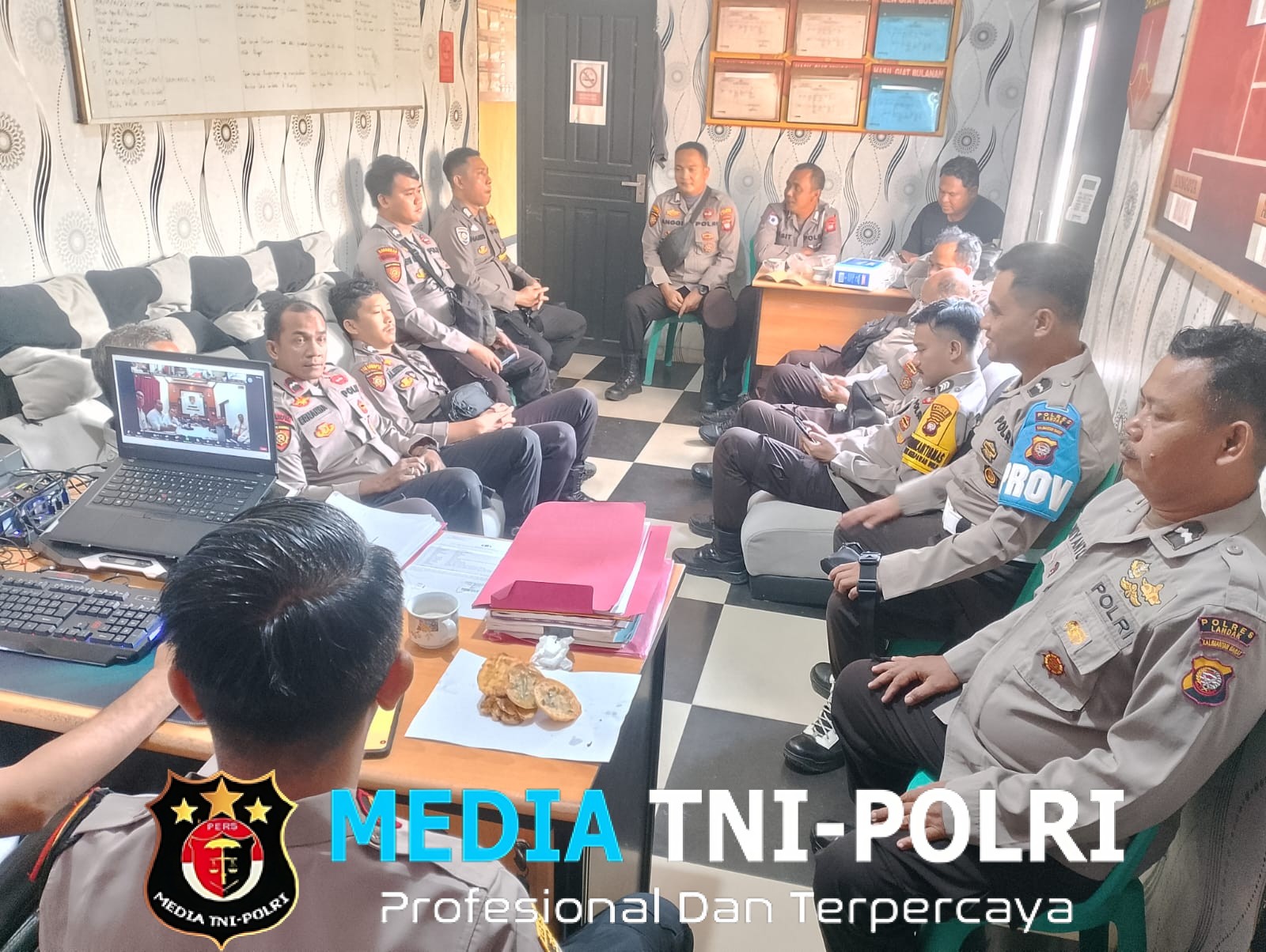 Kapolsek Mempawah Hulu Pimpin Anev Kinerja di Awal Tahun 2026