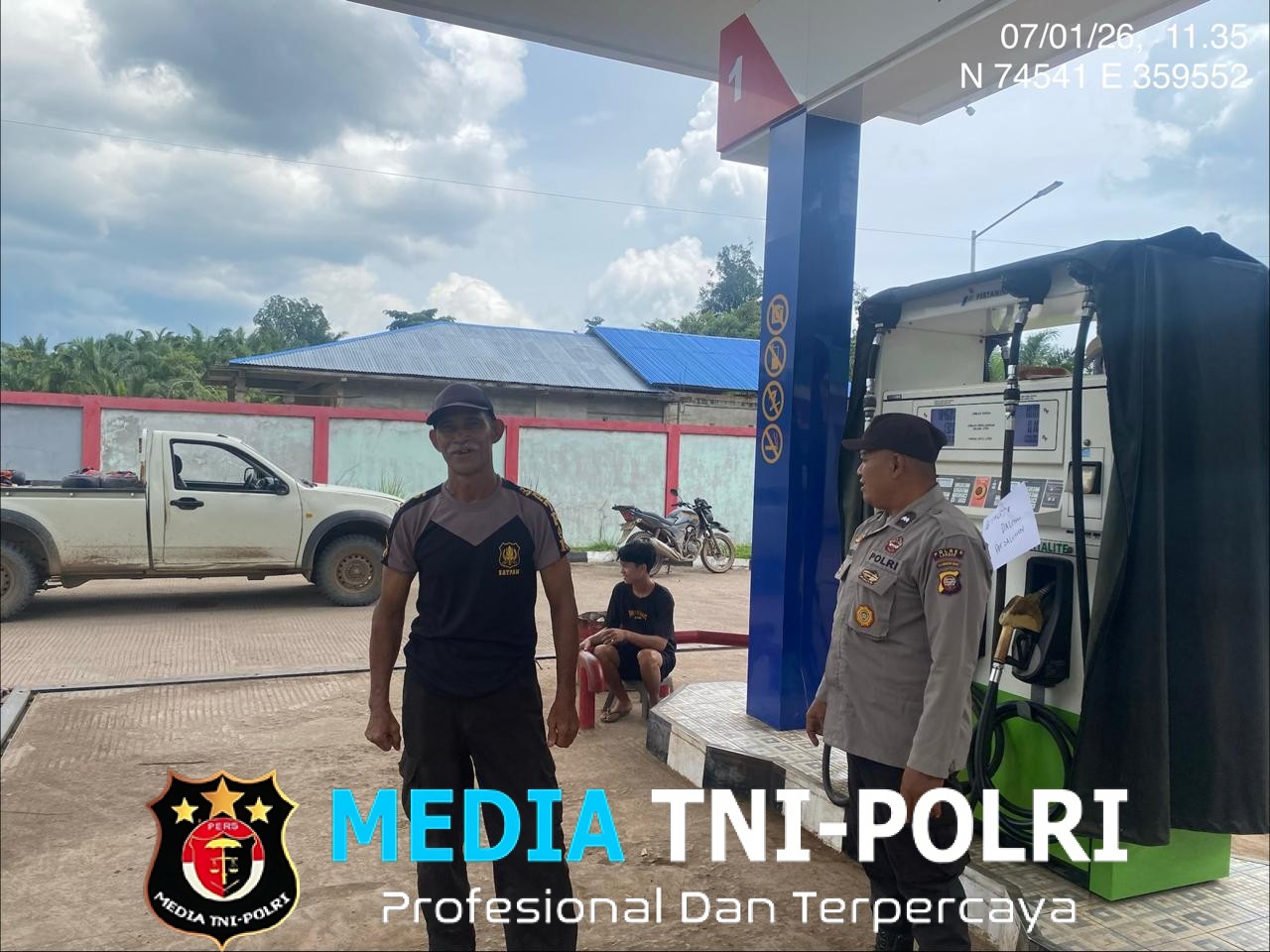 Polsek Meranti Intensifkan Patroli Siang di SPBU, Satpam Diberi Pesan Keamanan