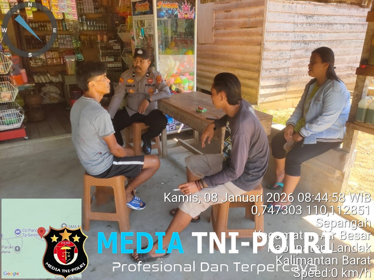 Polisi Laksanakan Patroli Siang, Sapa Warga dan Sampaikan Himbauan Kamtibmas