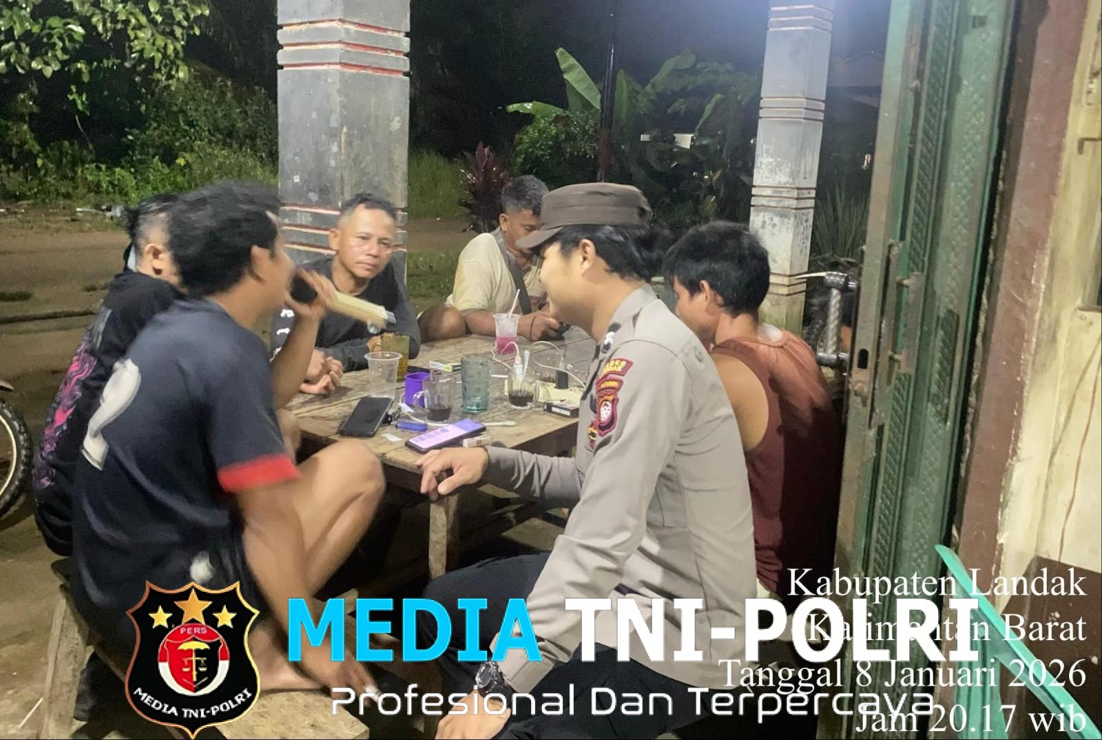 Dekat dengan Masyarakat, Patroli Malam Polisi Sampaikan Pesan Kamtibmas