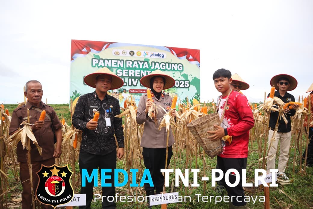 Dukung Program Nasional, Polres Landak Sukseskan Panen Raya Jagung Kuartal IV 2025