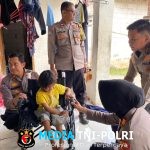 Polsek Cikarang Barat Hadir untuk Masyarakat, Anak Disabilitas di Bekasi Terima Bantuan Kursi Roda