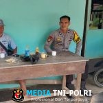 Sentuhan Humanis Bhabinkamtibmas Sebangki dalam Menjaga Keamanan Desa